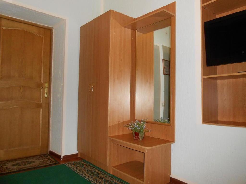 Zhibek Zholy होटल 3*